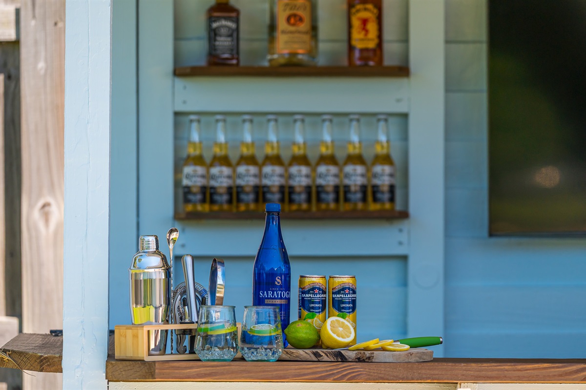 Sip cocktails and enjoy the laid-back vibes at your private outdoor tiki bar, complete with bar seating and a mounted TV. It’s the perfect spot to mix drinks, watch the game, or gather with friends under the Florida sunshine.