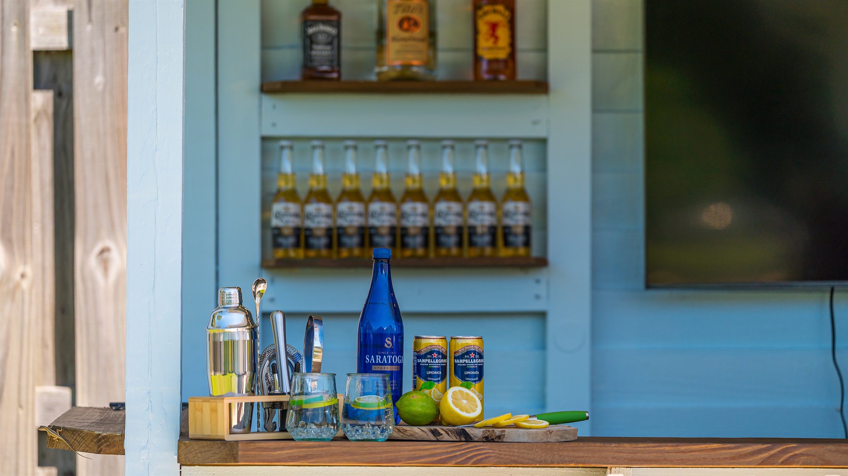 Sip cocktails and enjoy the laid-back vibes at your private outdoor tiki bar, complete with bar seating and a mounted TV. It’s the perfect spot to mix drinks, watch the game, or gather with friends under the Florida sunshine.