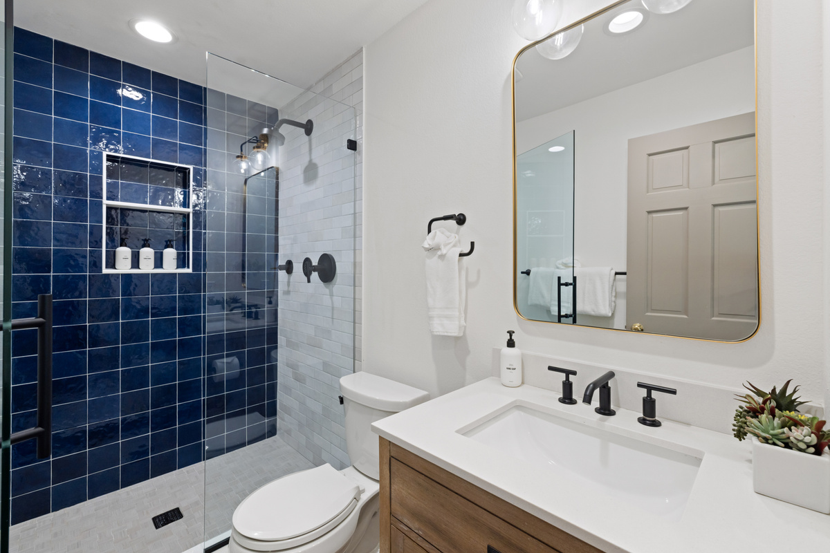 Loft/Kitchen Bath - Shared with Hot Tub and Loft