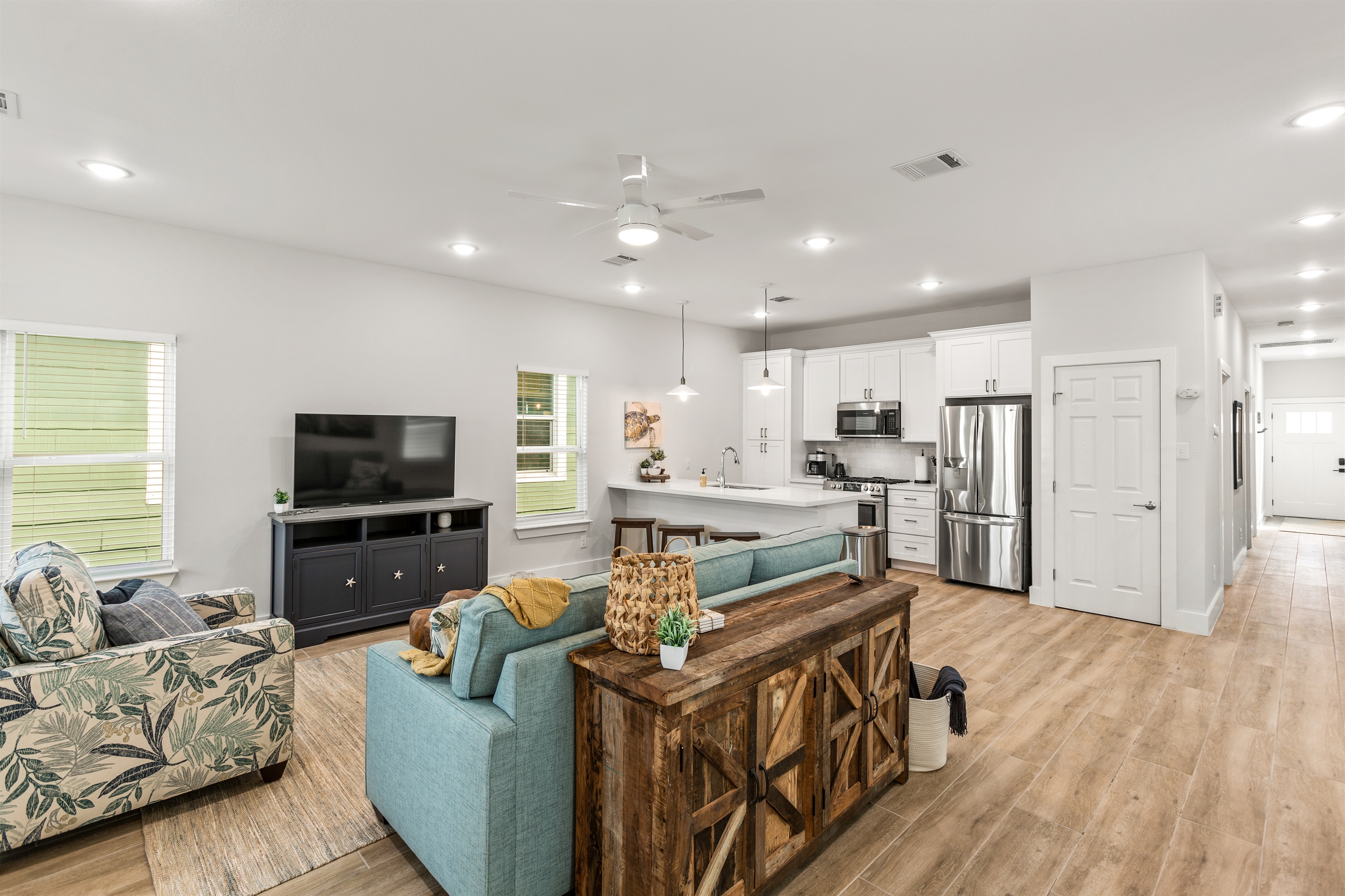 Bright open concept living space!