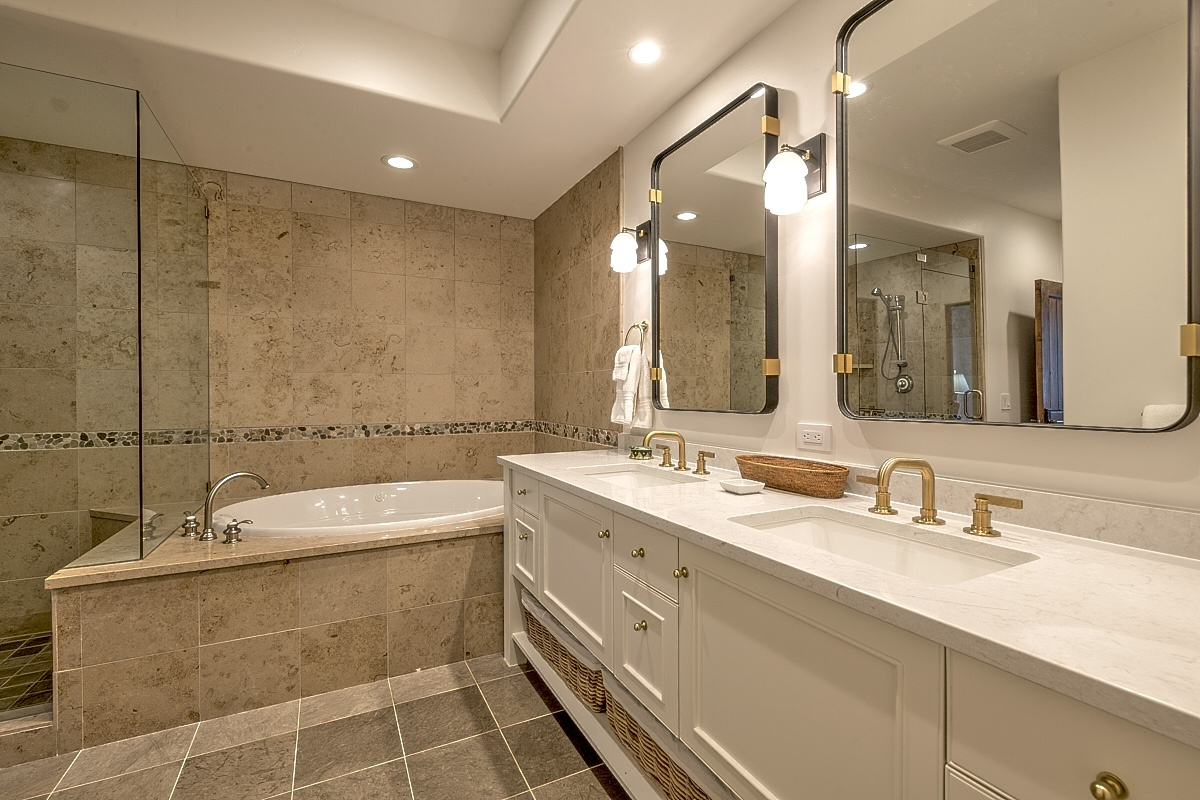 BR 1- En Suite Bath view 2
