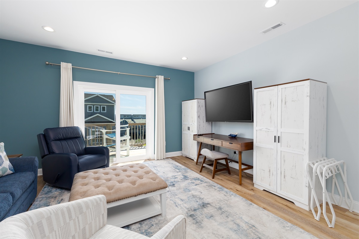 Direct balcony access from 3rd floor master bedroom