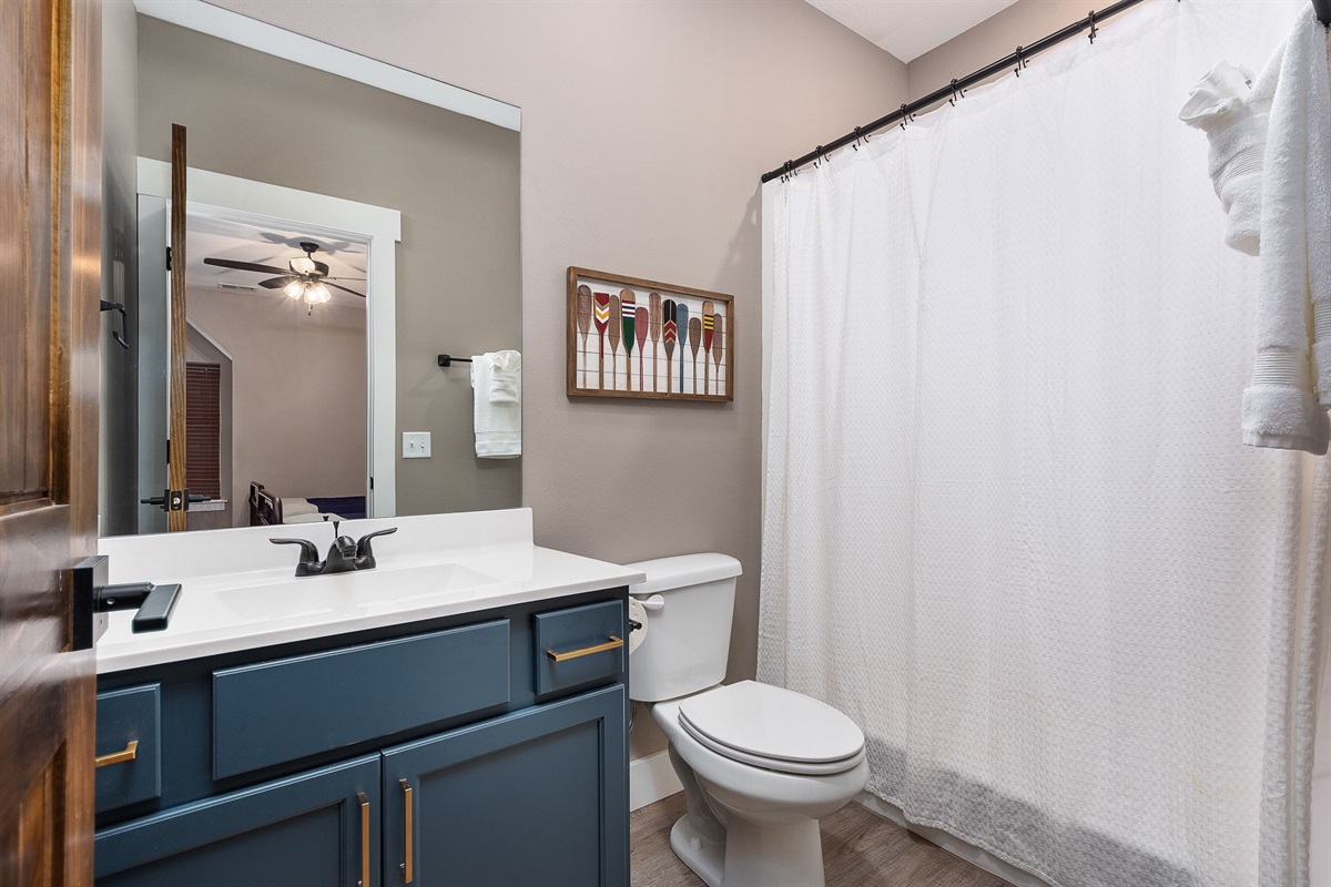 Upper Level Attached Full Bathroom