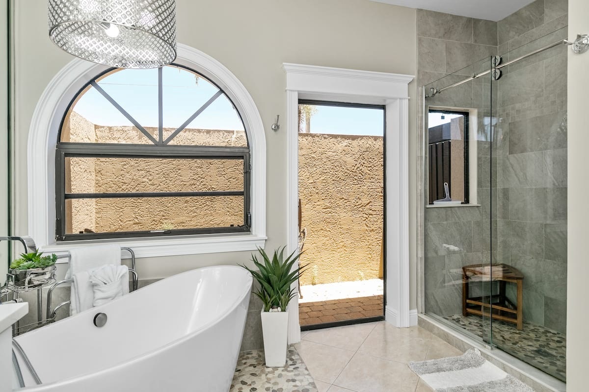 En-suite with walk-in shower and soaking tub