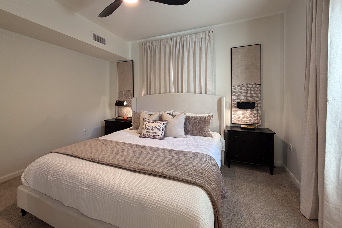 Maroon and Oak 1878 — vacation rental by Stay'ca, photo 4