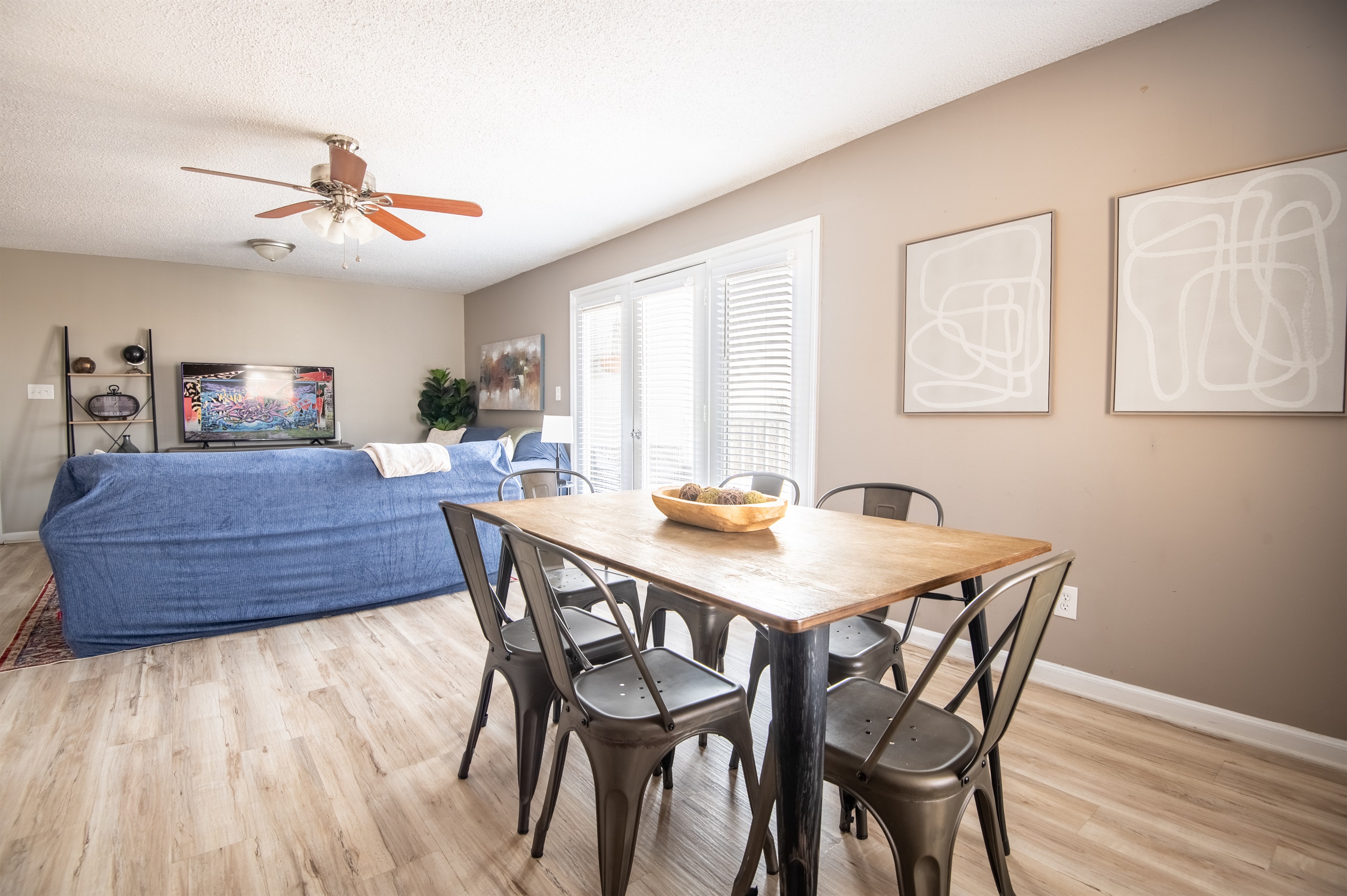 Unit E's dining space has plenty of seating with 6 chairs total. Great for a group card game or family meal together!