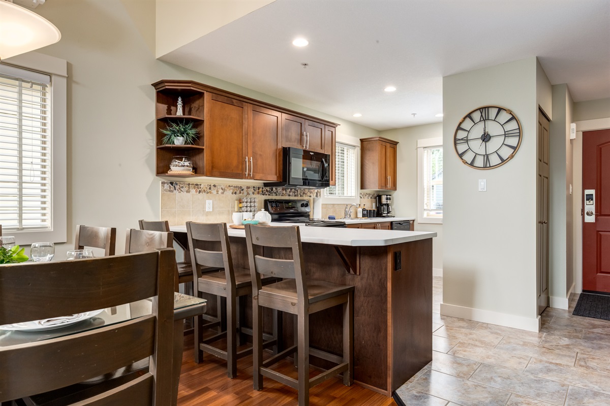 Bright space for slow and happy dinners