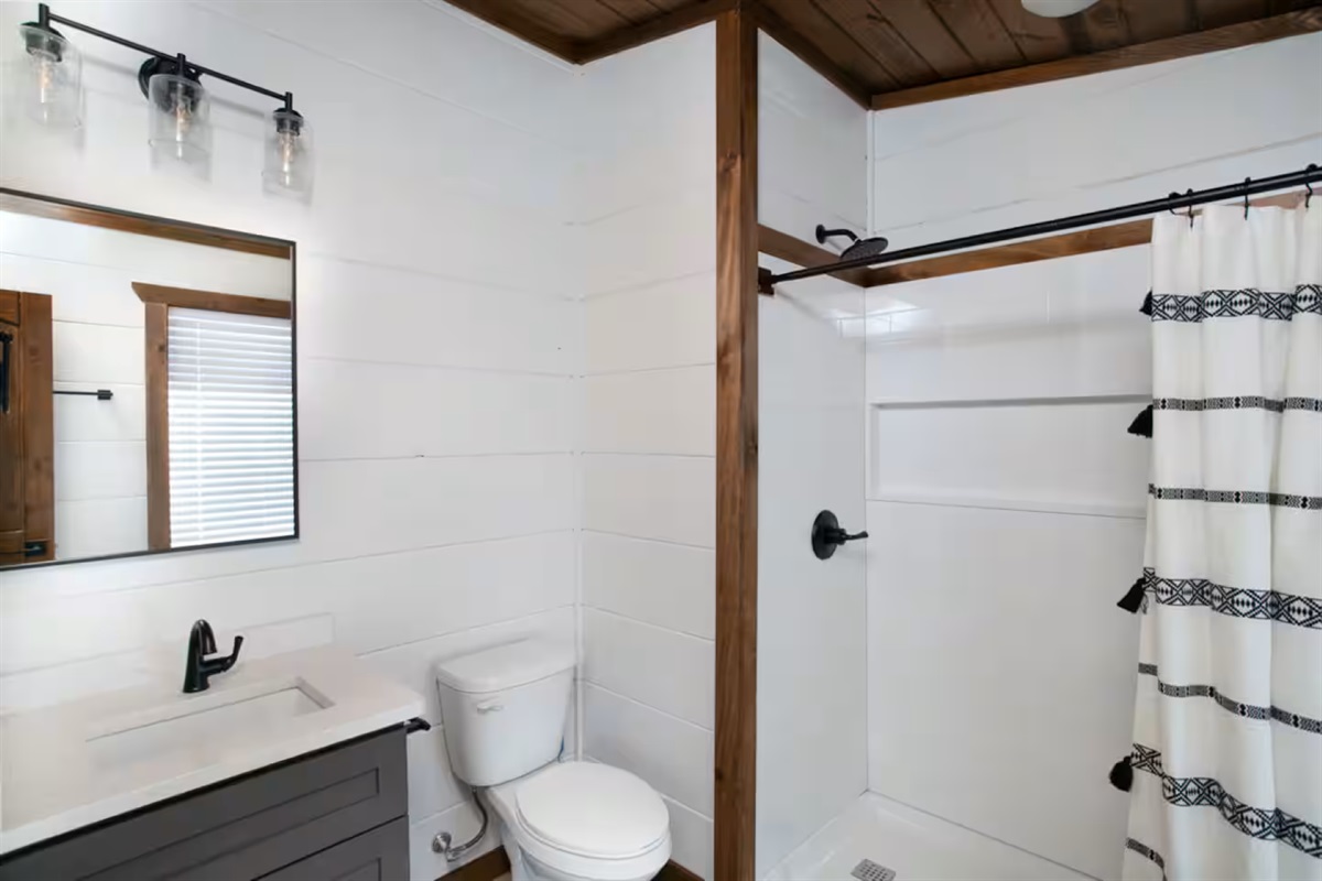 Full Bathroom Main Level