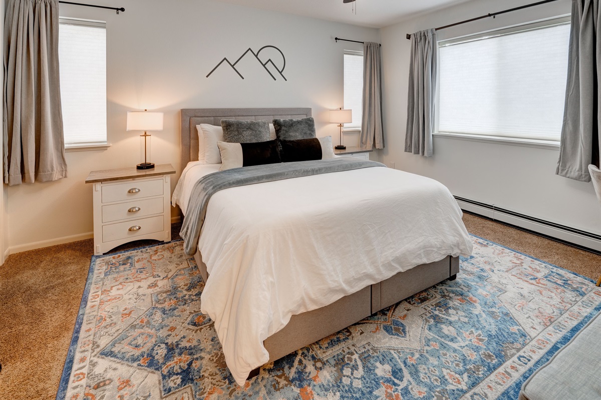 Welcome to Lumiere Mountain Chalet! Enjoy an inviting and cozy retreat designed to be your home-away-from home.