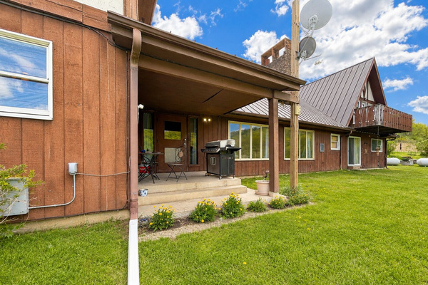 Enjoy your morning coffee or evening conversations and grilling on the outdoor patio overlooking the peaceful countryside.