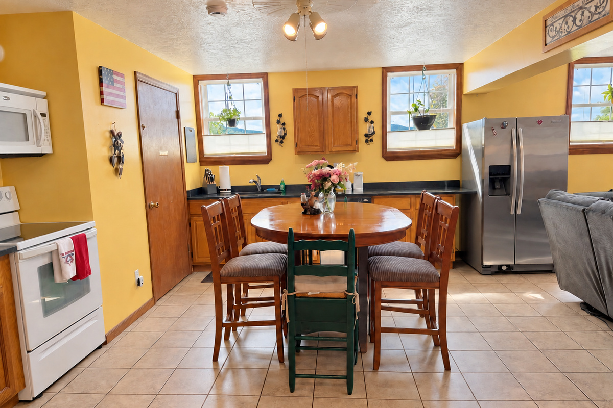 Fully equipped kitchen