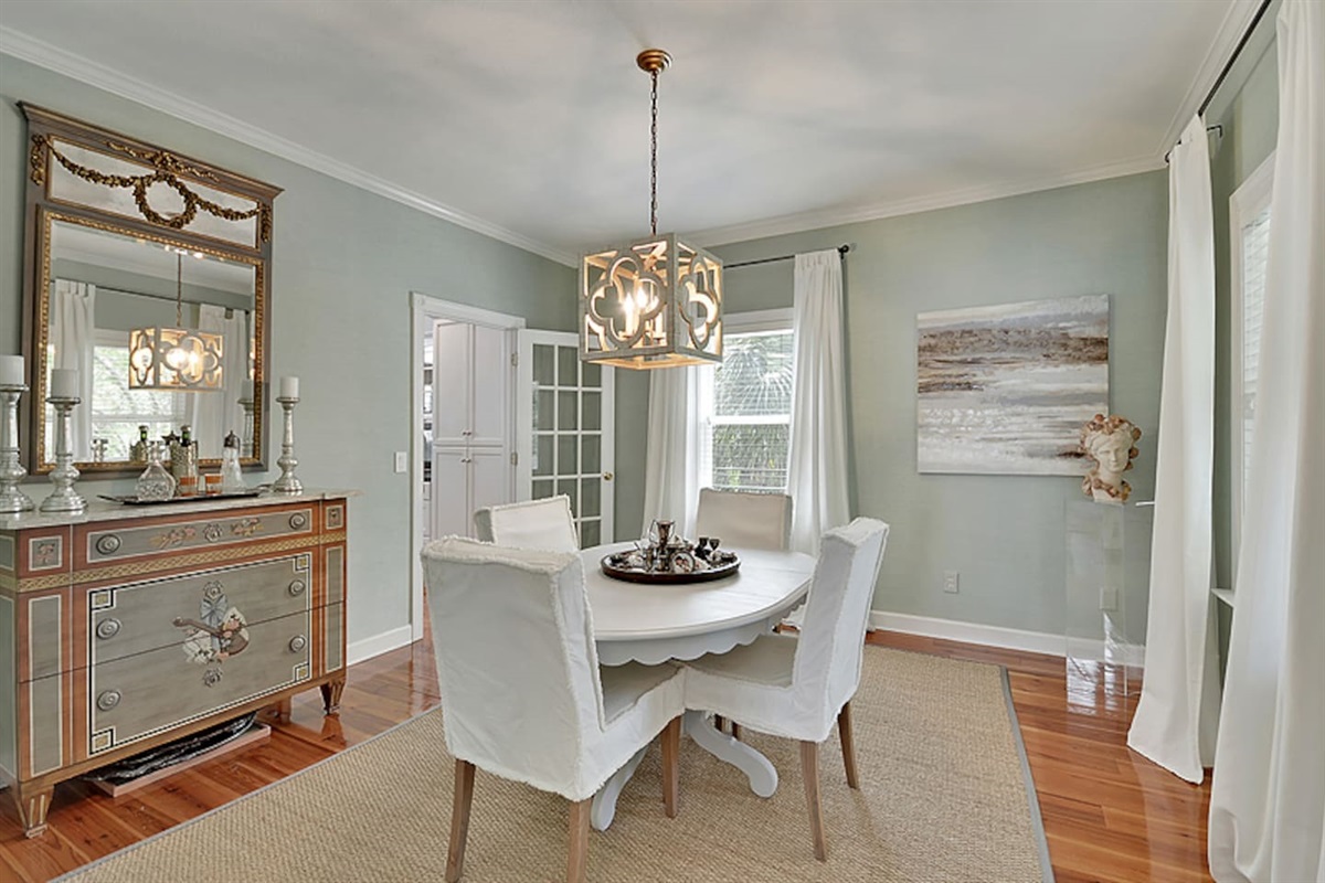 Formal Dining Room (Seats 4)