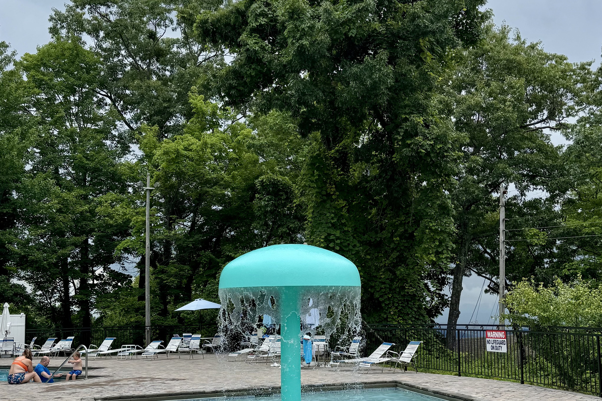 South Club House Kids Pool