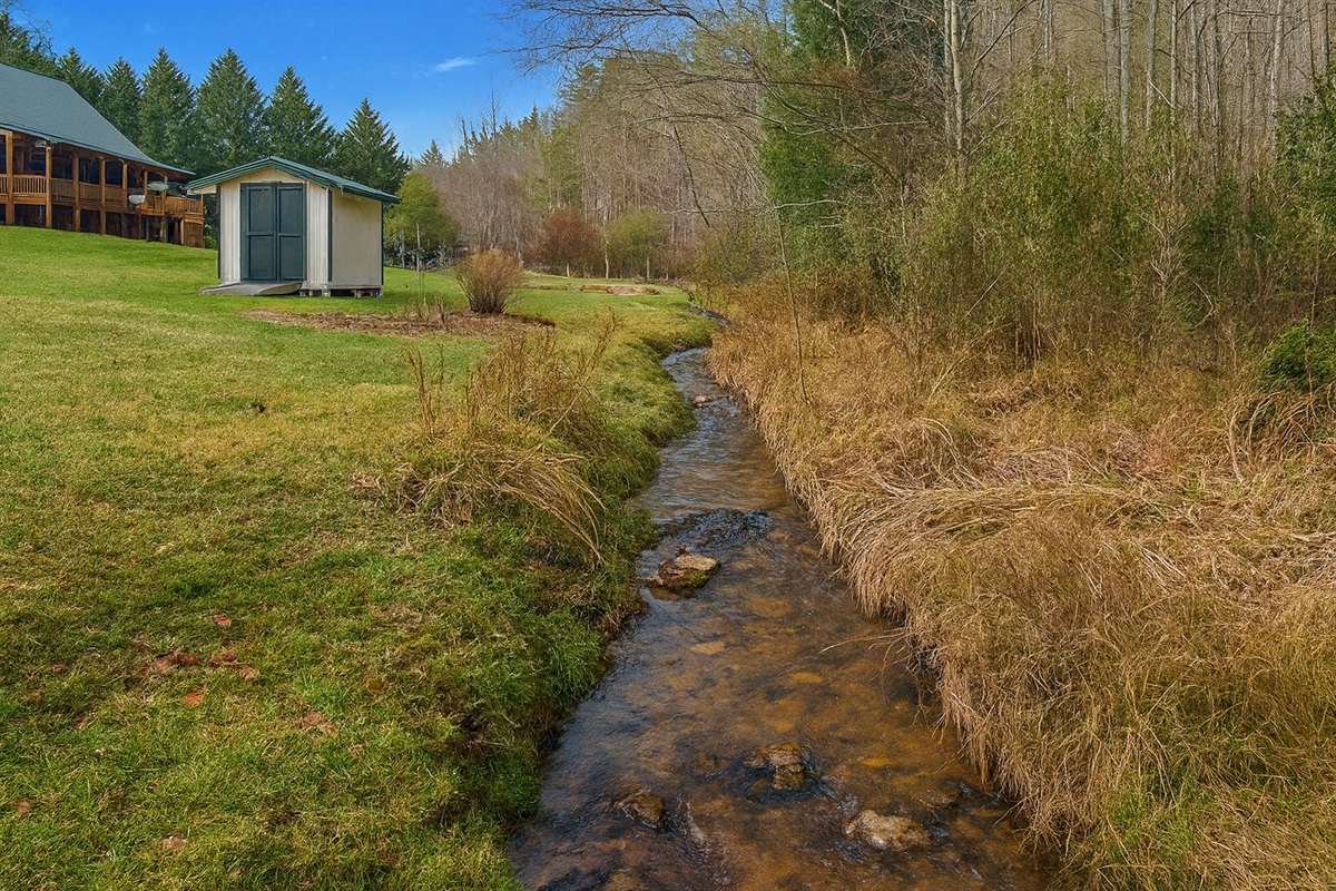 Coopers Creek located steps away from T&T II cabin!!
