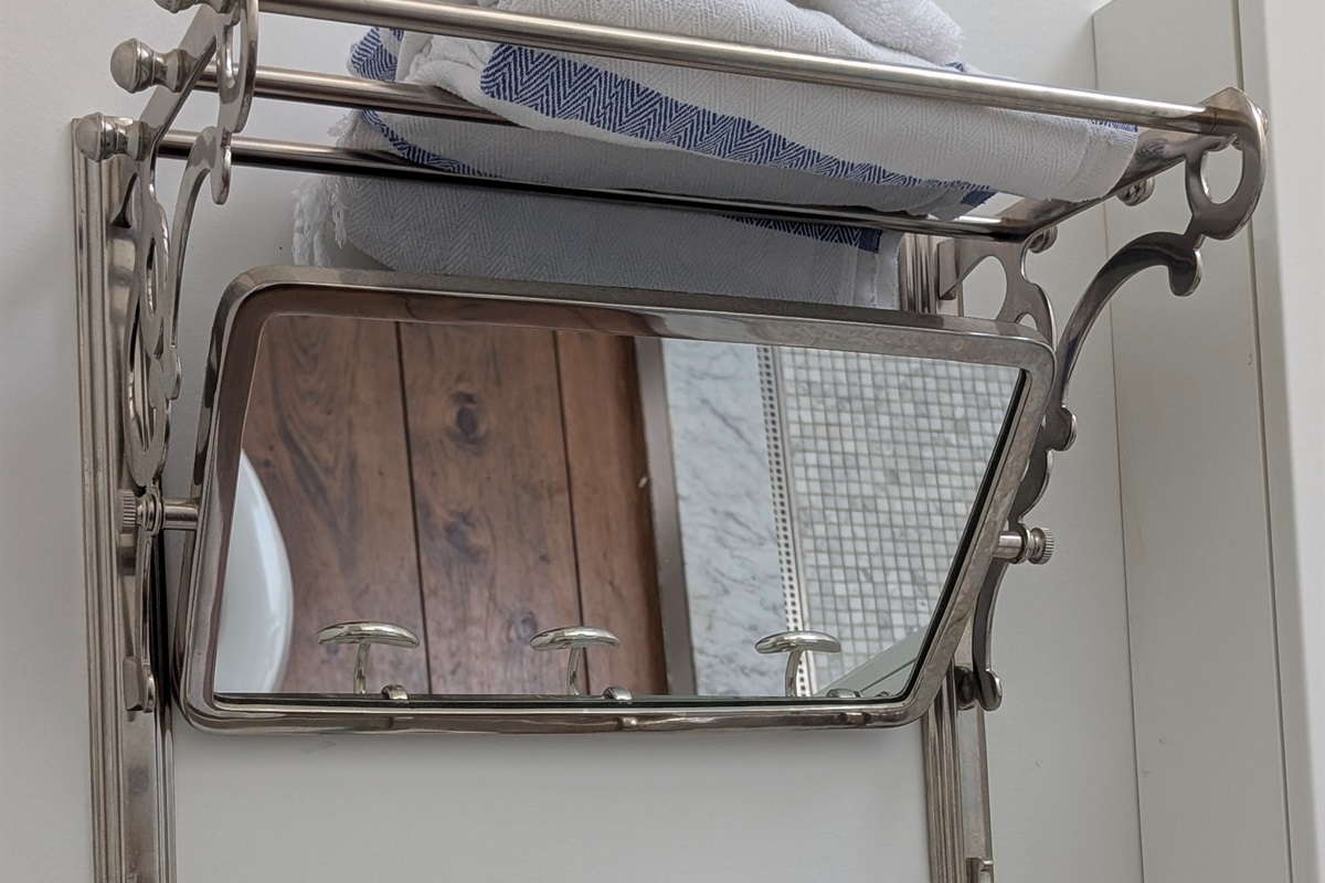 Classic Bathroom Details

“Elegant vintage bathroom accents that blend old-world charm with modern comfort.”