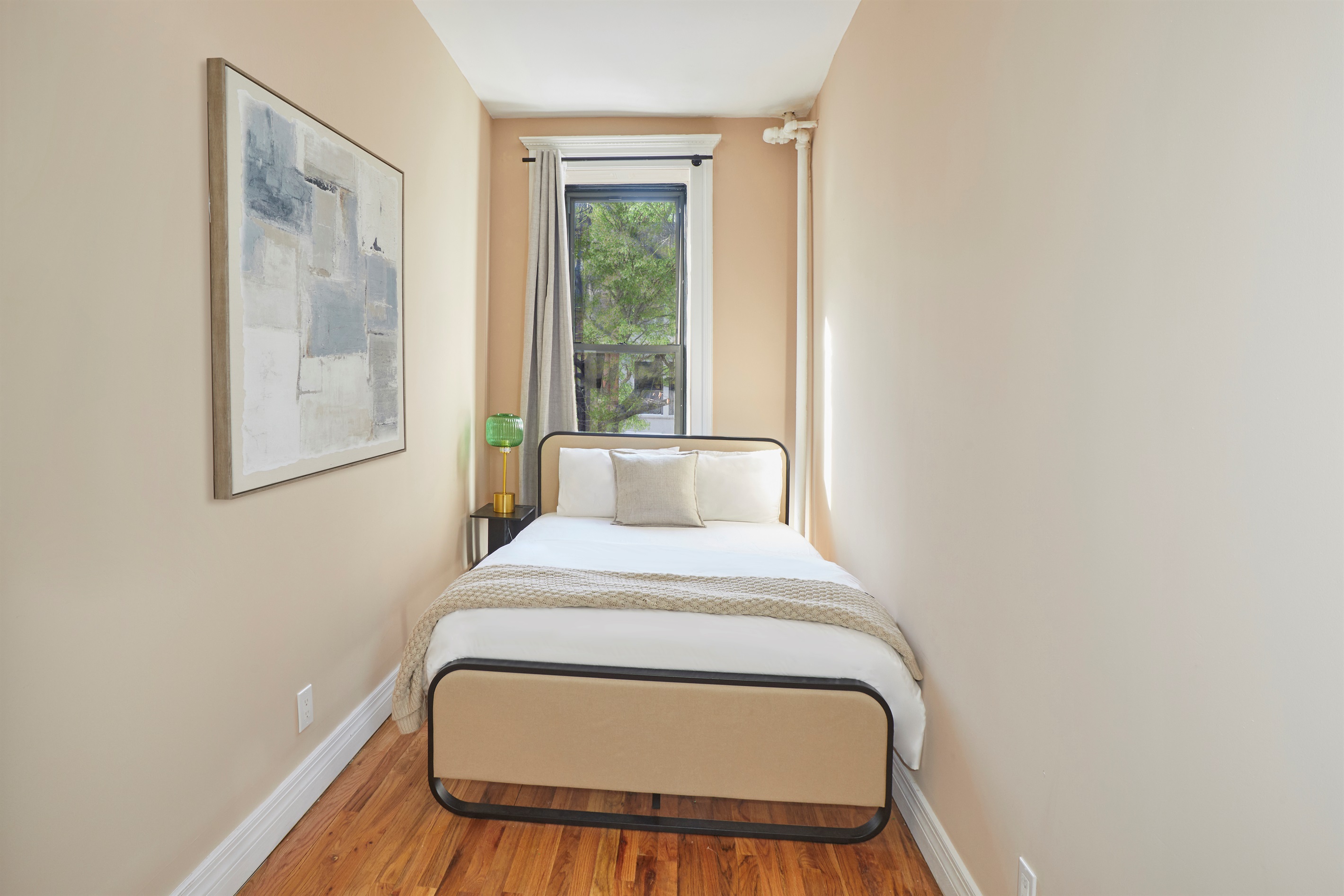 Room 3- Full Bed
