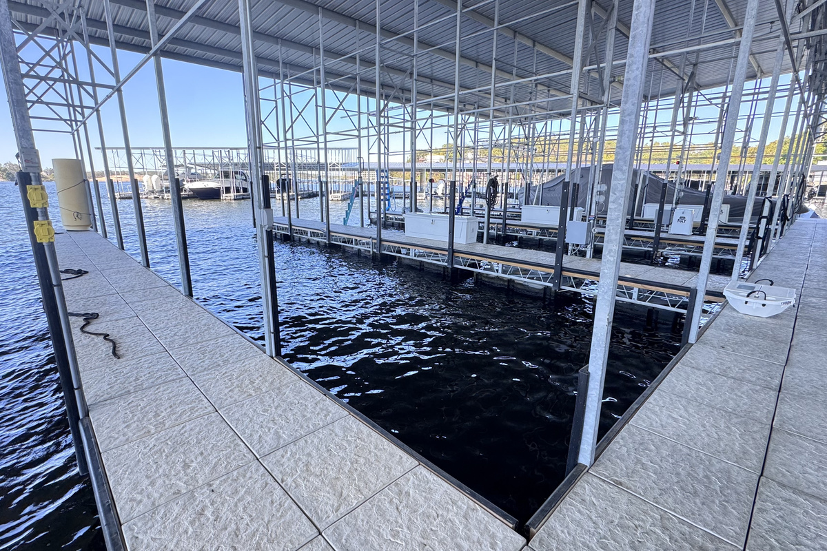 Each dock is individually owned. Condo 406 boasts a 18' x 50' boat slip and is the perfect size for boat enthusiasts!