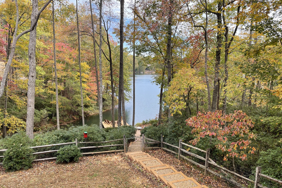 Lovely fall colors at Cabernet Cove