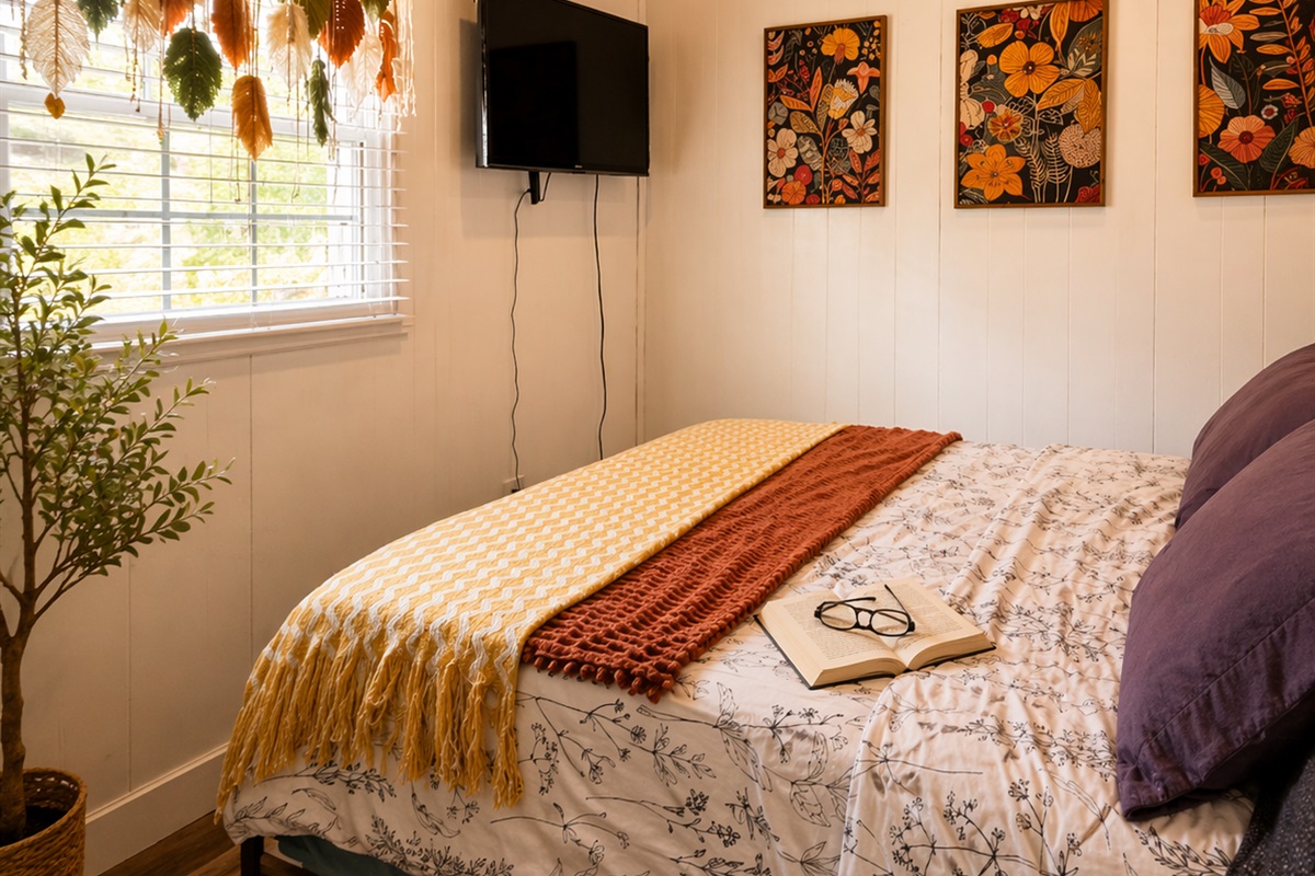 Queen Bedroom