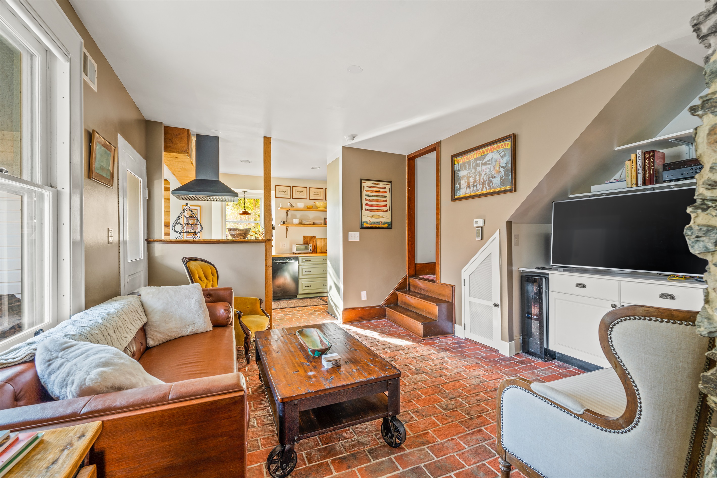 Walkable to Harpers Ferry &River Mountain Cabin Rentals in WV and VA