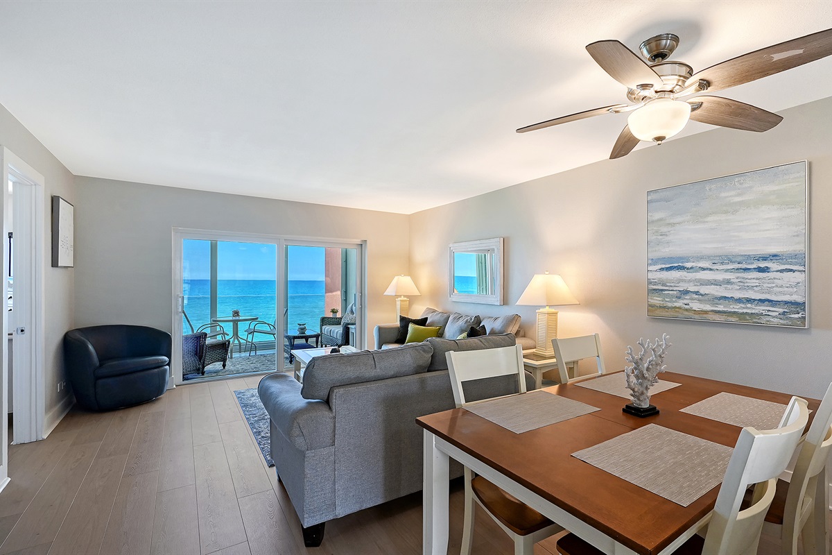 You can close the lanai door to the living room for Gulf breeze and AC