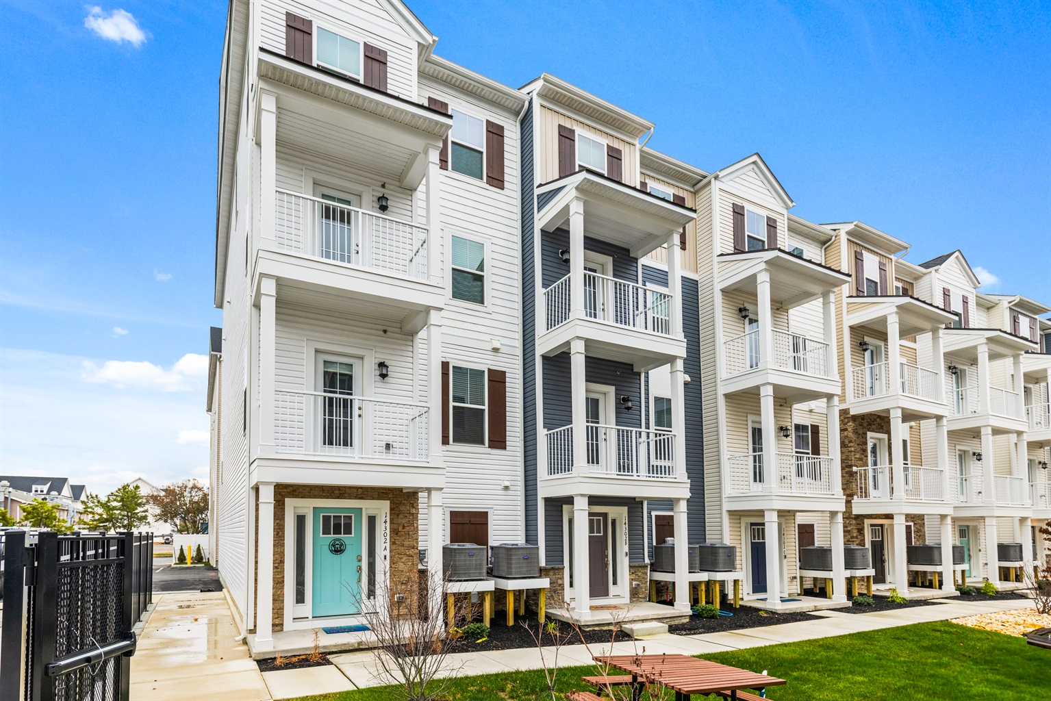 Daisy by the Dune, hosted by Martin Family Vacations