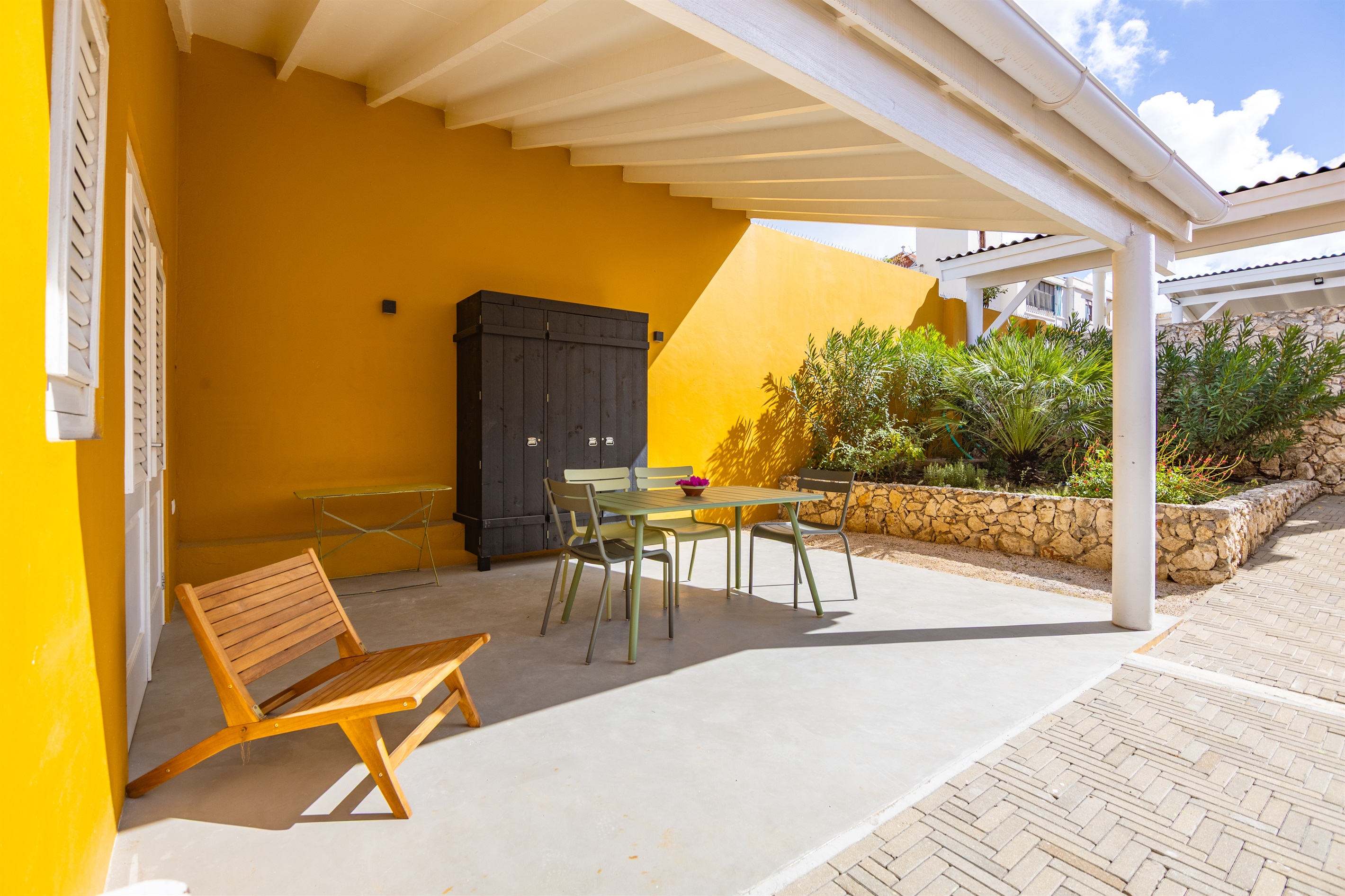 Villa Grandi Estate - outside dining area