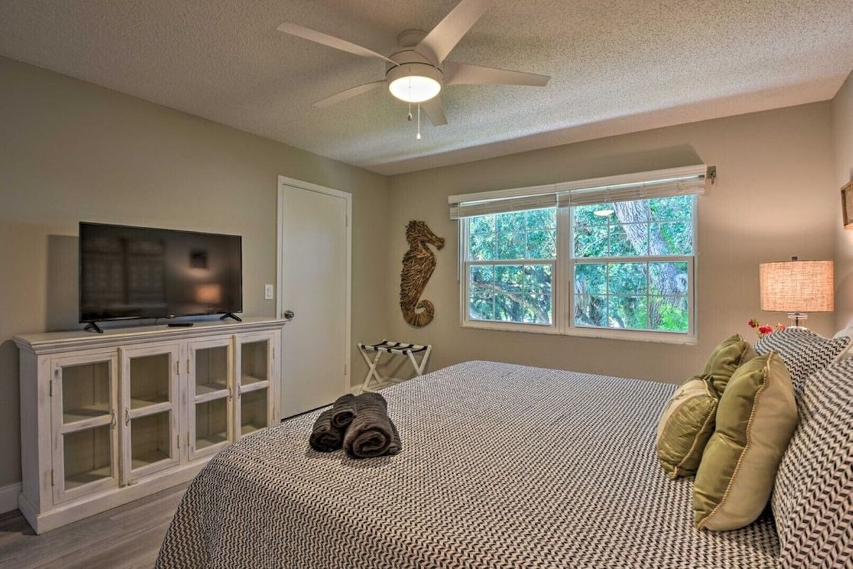 Bedroom with King Bed