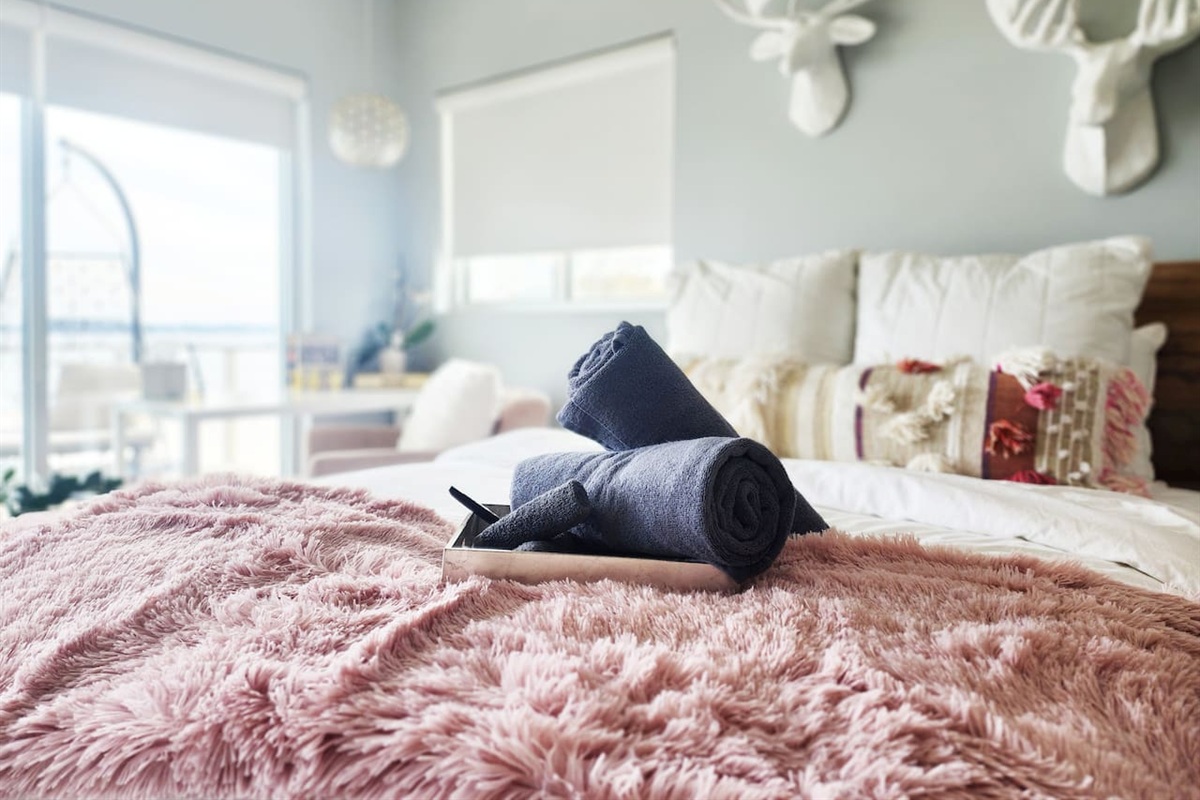 Second floor guest en suite bedroom