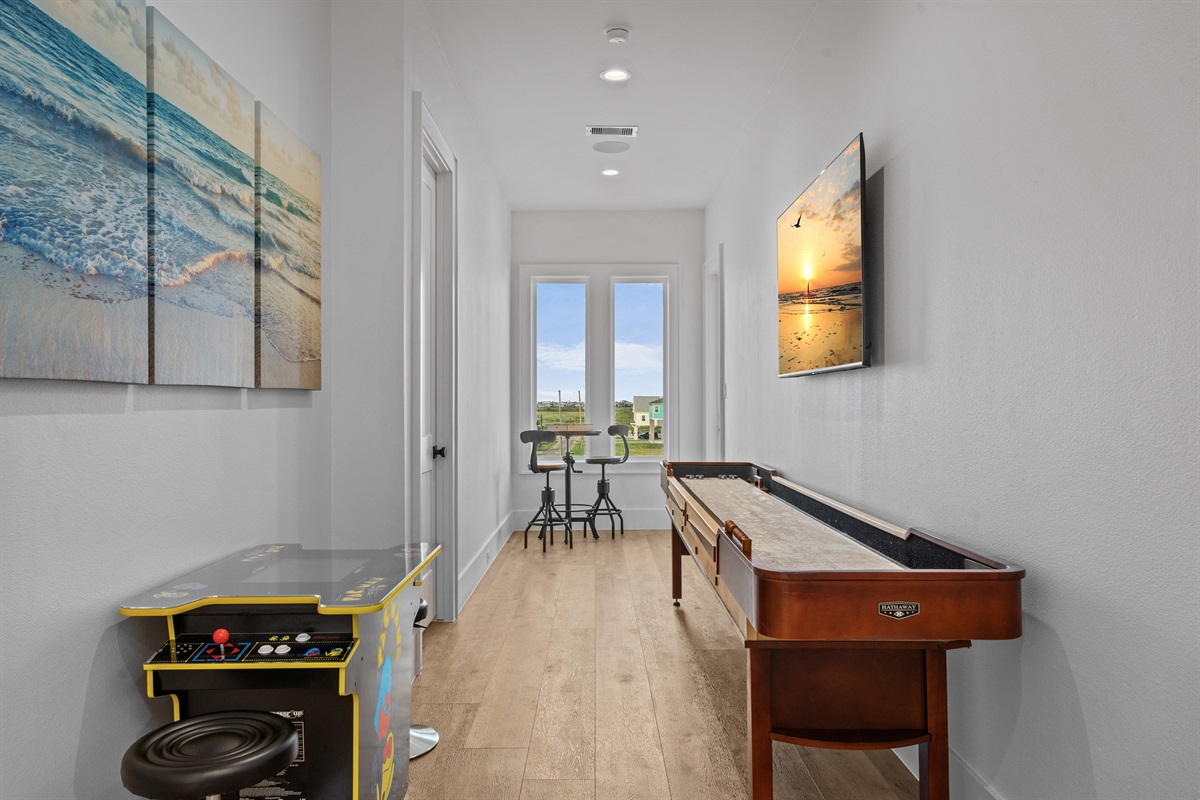 7ebd2bc39776458b8d83acadb5f25b38 Large | Beachhouse | Texas | TX | Vacation Homes | Galveston | Crystal Beach | Kokomo | Breezy Days | Beachfront Elegance | Sunrise Serenity | Southern Sands Property Management, LLC