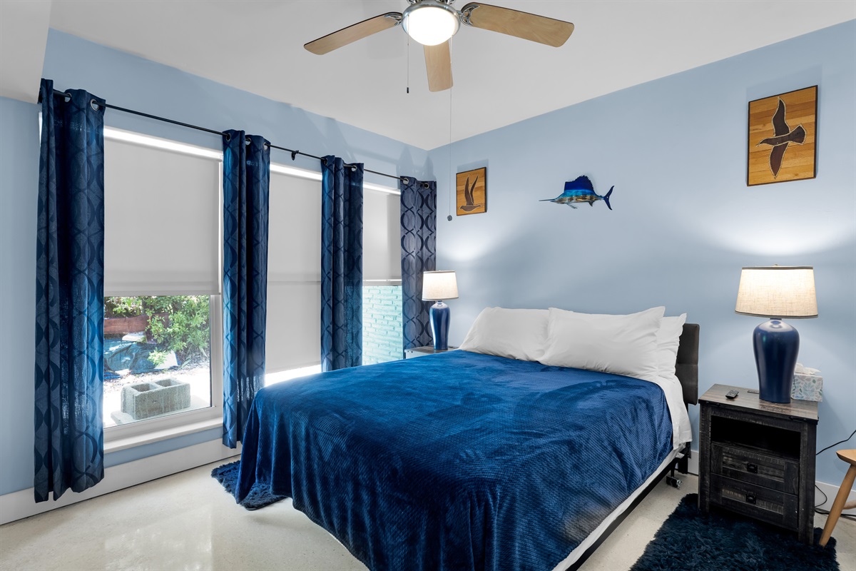 Guest bedroom
