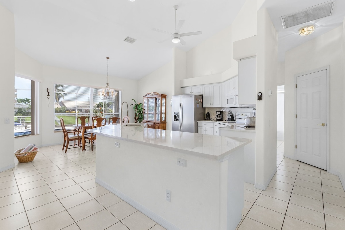 Open kitchen equipped with everything you need for a seamless culinary experience!