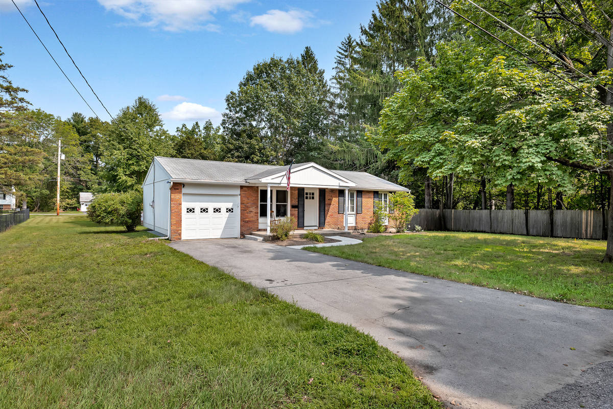 Exterior – Driveway