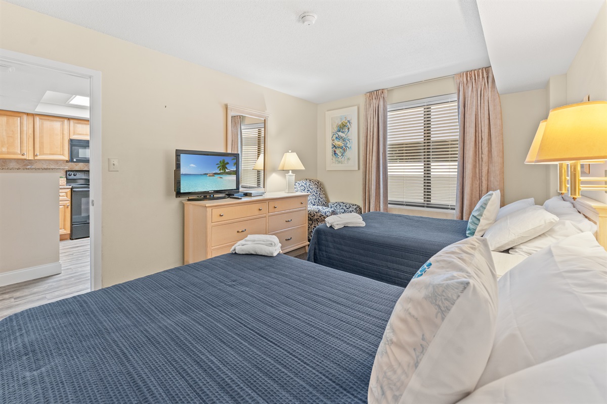 Large 2nd bedroom with 2 double beds and large TV