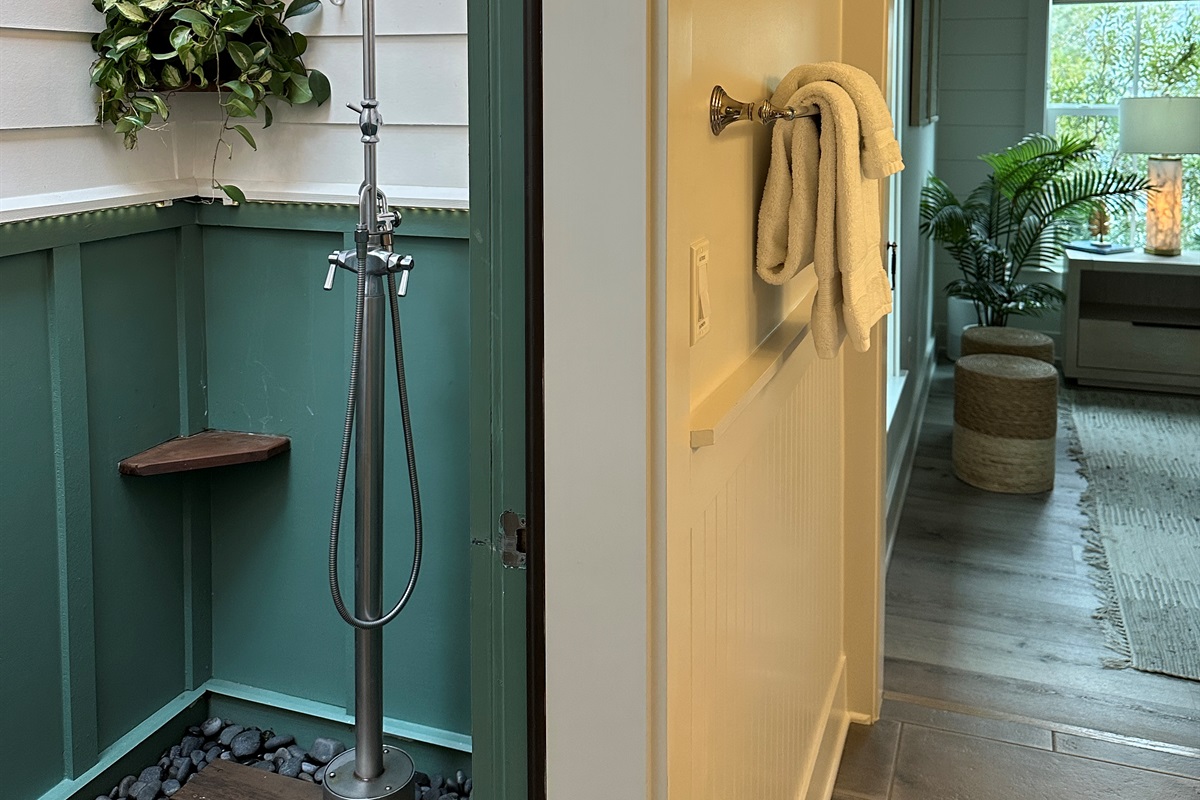 Outdoor shower off the 2nd floor King Suite - lighted for a late night shower under the stars!
