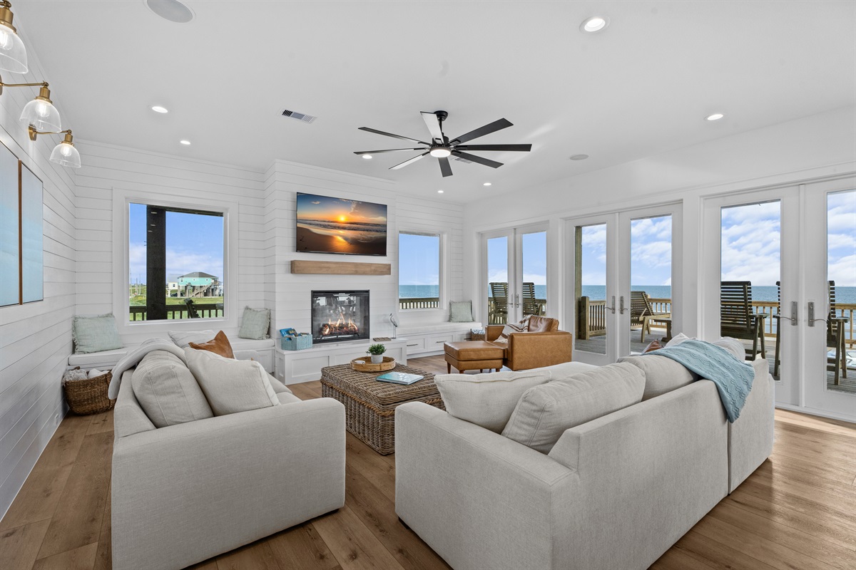 7f1e3fdf36c74bf1aa24684864d4e5d2 Large | Beachhouse | Texas | TX | Vacation Homes | Galveston | Crystal Beach | Kokomo | Breezy Days | Beachfront Elegance | Sunrise Serenity | Southern Sands Property Management, LLC