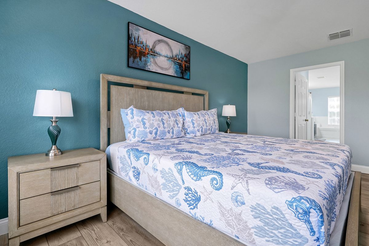 Primary King suite with en-suite
