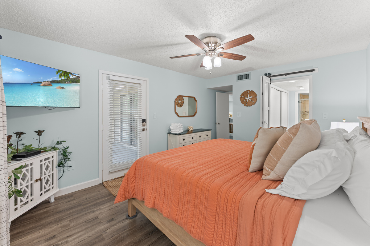 Main Bedroom- king bed and large TV