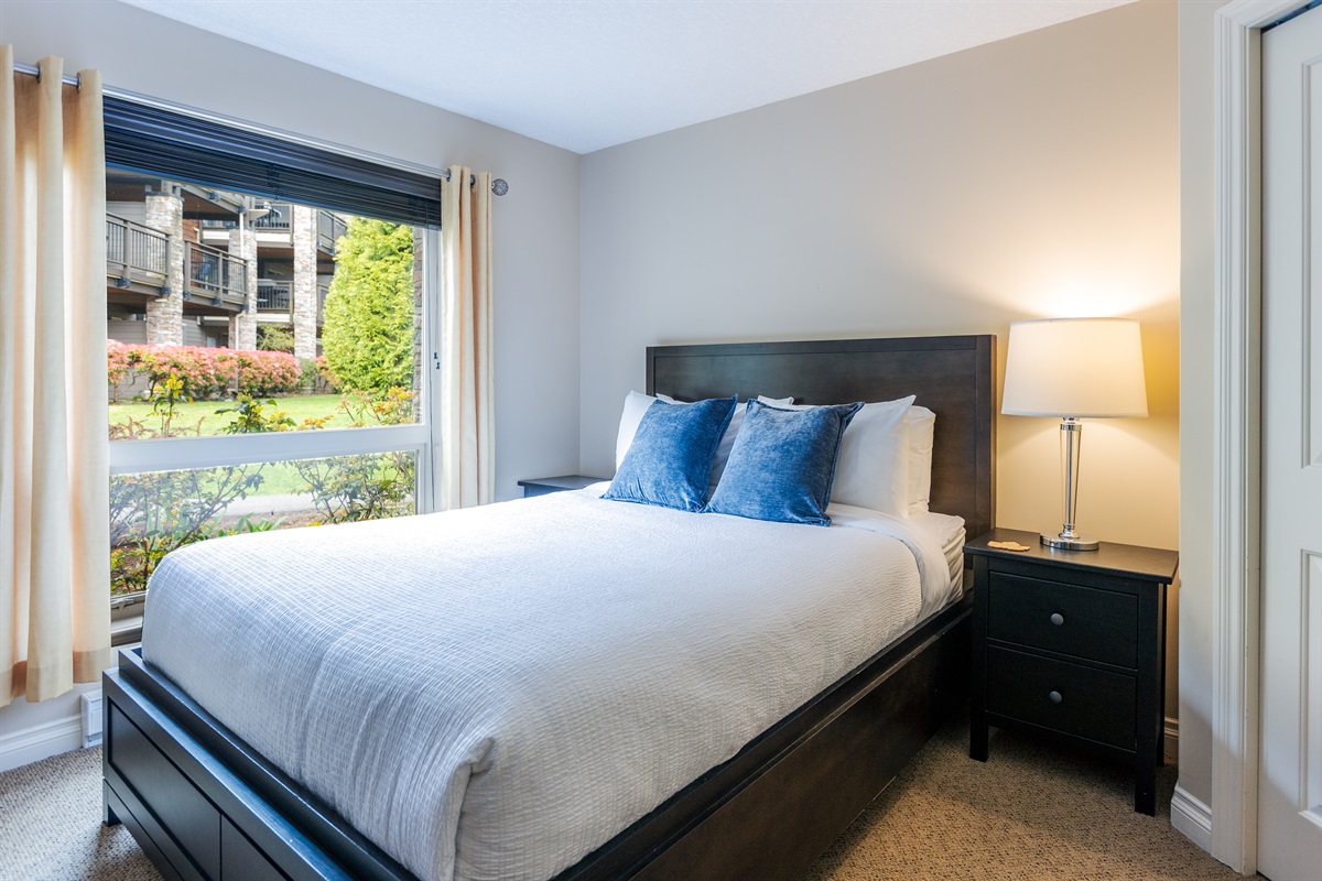 Unit B. Queen bed. Room darkening blinds. Streaming TV.