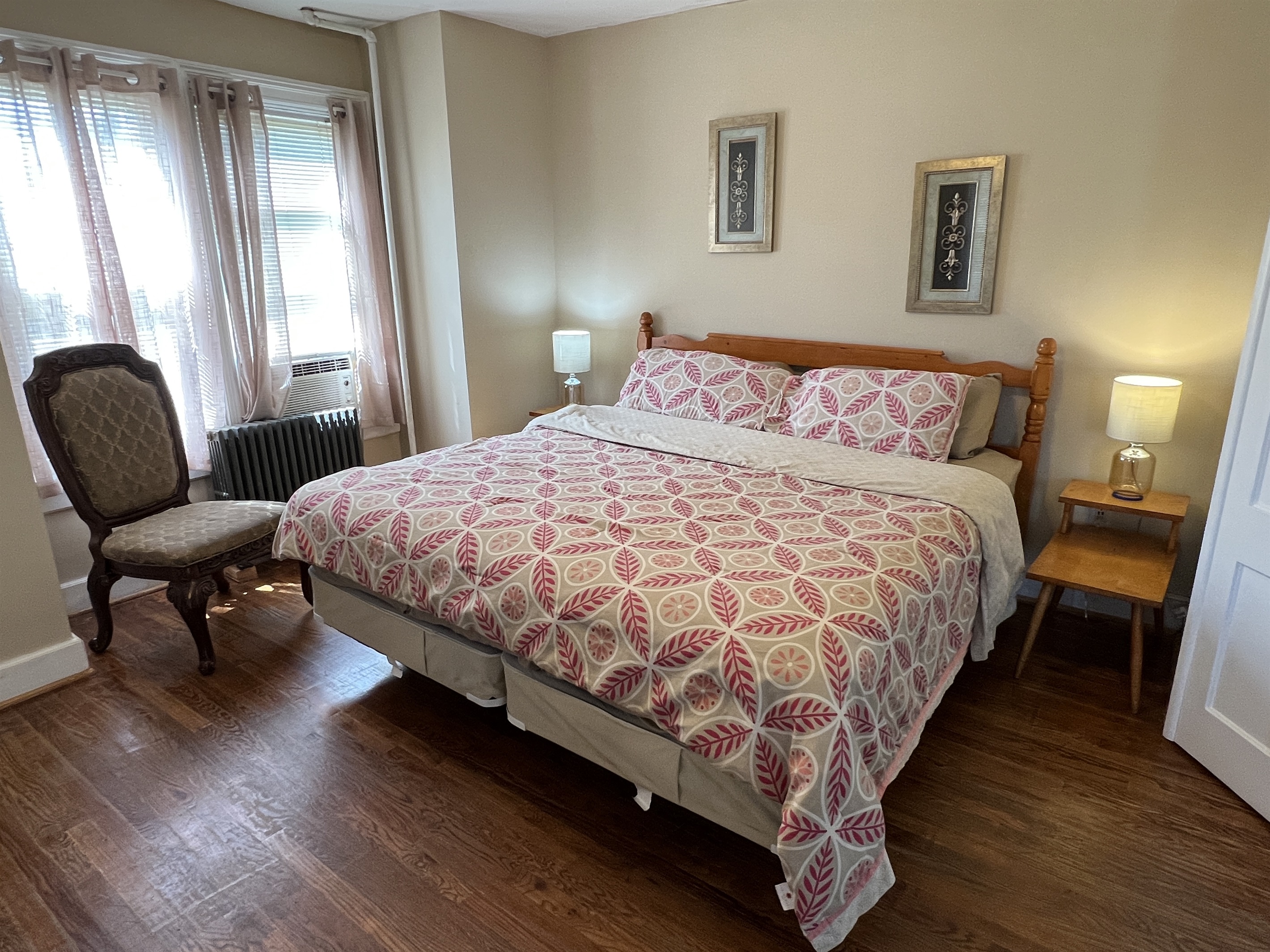 1st floor King bedroom