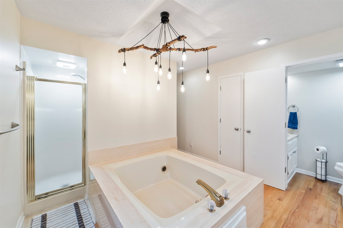 The chandelier is dimmable to create the ultimate relaxing experience.