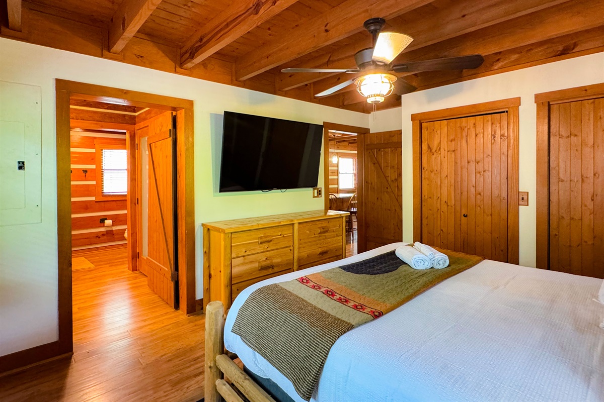 The master bedroom has a large on-suite bathroom