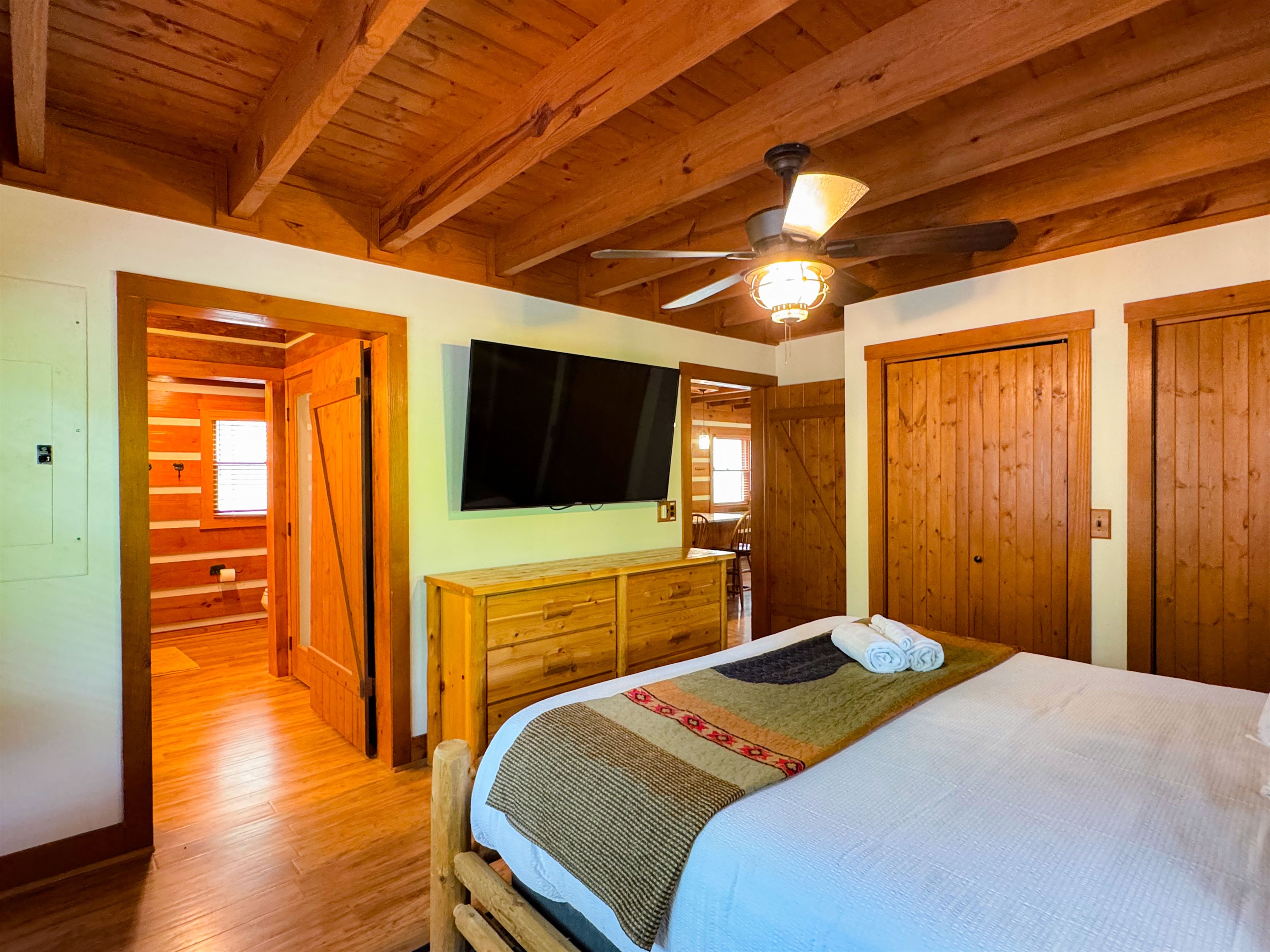 The master bedroom has a large on-suite bathroom