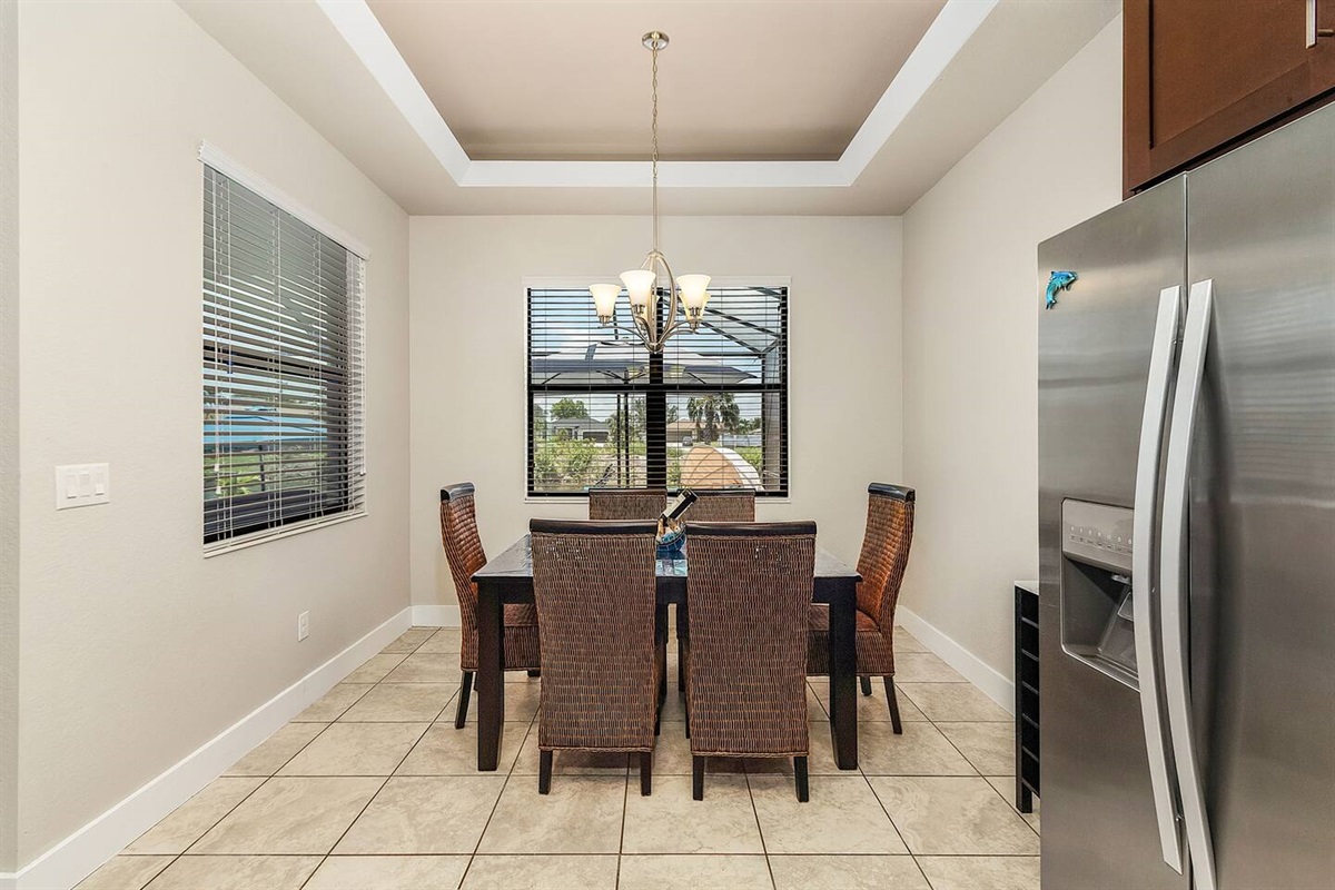 Dining room overlooking the Lanai and pool