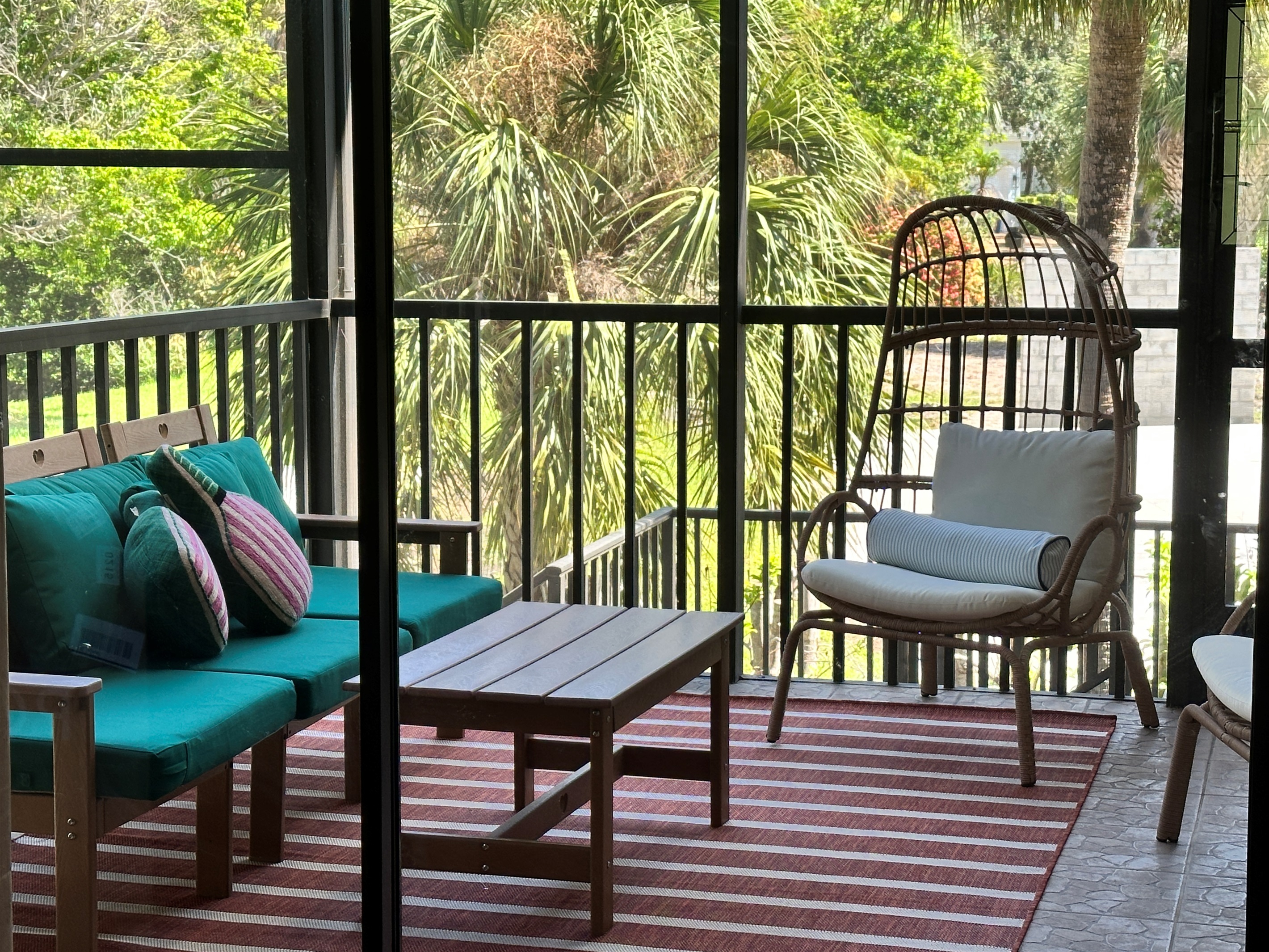 The Recovery Routine? Built In.  Cold plunge, compression boots, saltwater pool — not extras, essentials. Because performance doesn’t pause when you travel.