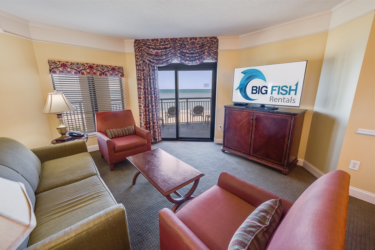 Amazing Living Room with Stunning Views🌊☀️