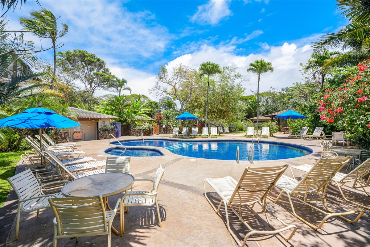Pool house with changing area and bathrooms