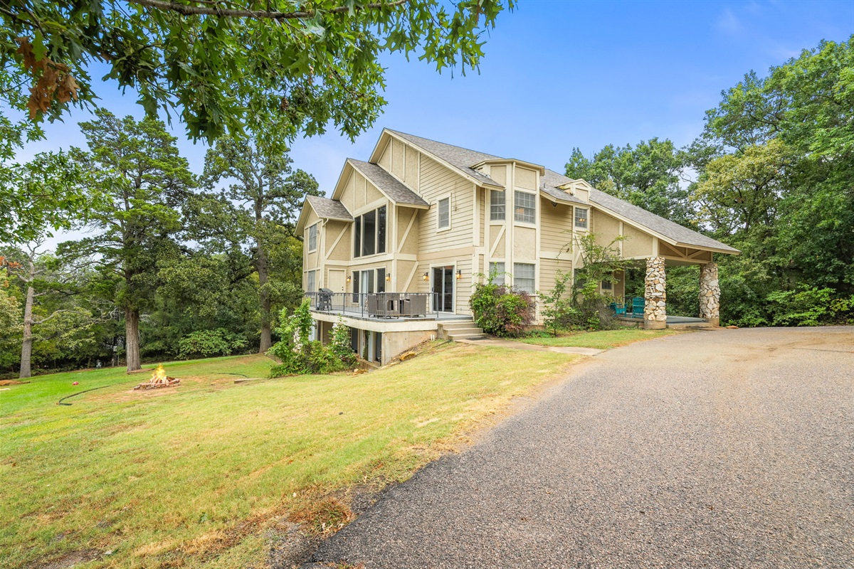 Located in the hills of Pottsboro, TX (Tanglewood area!)