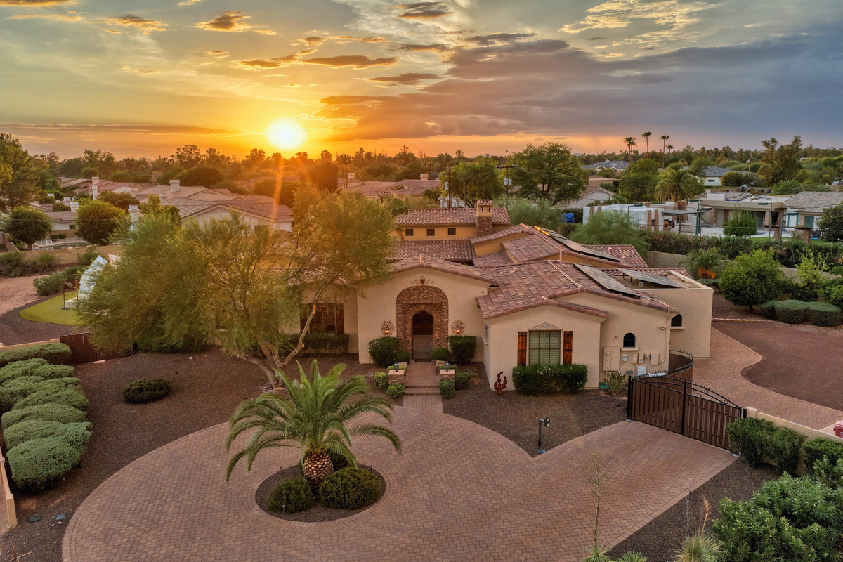 Epic Estate Scottsdale (82nd) — Epic Estate Scottsdale (82nd), Scottsdale, Arizona — photo 2