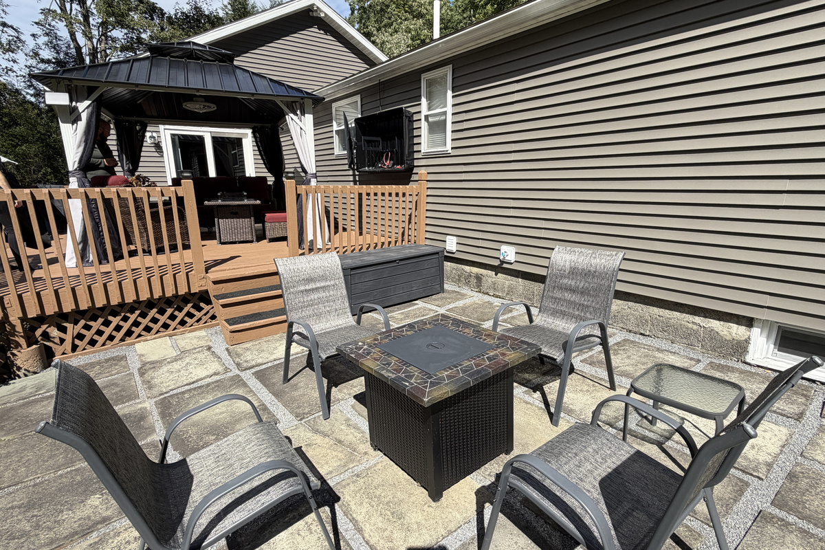 Back patio with a 2nd gas fire table